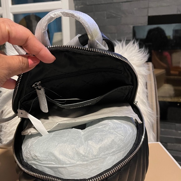 BNIB Michael Kors Backpack - Picture 7 of 9